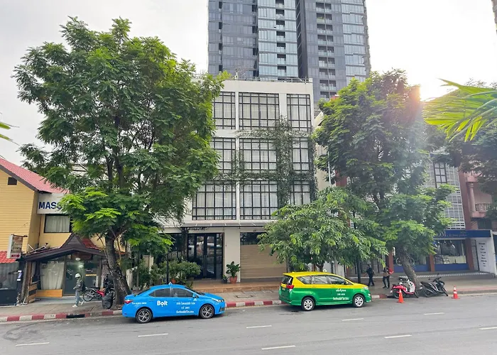 Silom Nara